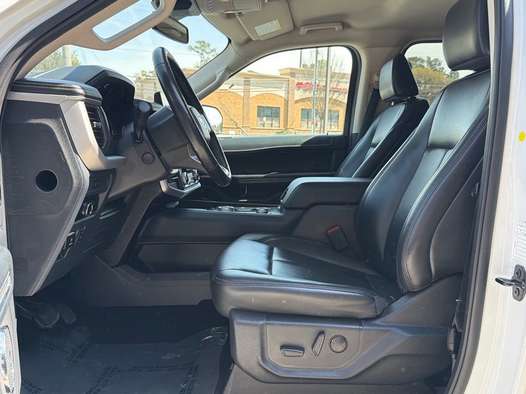Used 2024 Ford Expedition XLT image 25