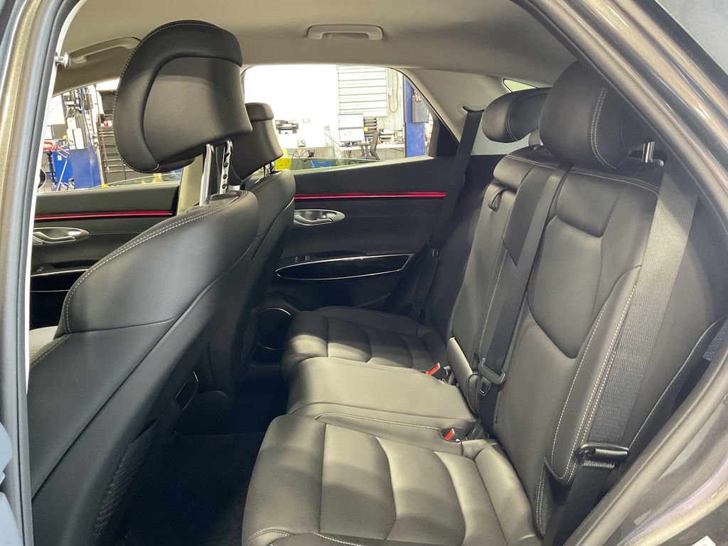 Used 2026 Genesis GV70 2.5T AWD/4WD image 9