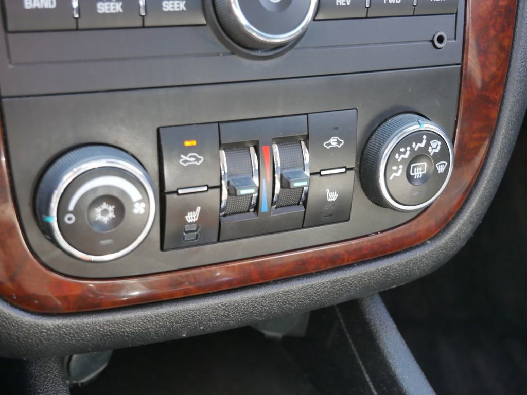 Used 2010 Chevrolet Impala LT w/ Luxury Edition Package FWD image 26