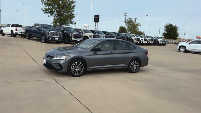 Used 2025 Volkswagen Jetta Sport FWD image 5