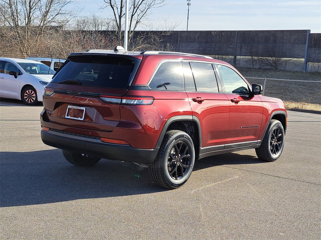 New 2026 Jeep Grand Cherokee Laredo image 4