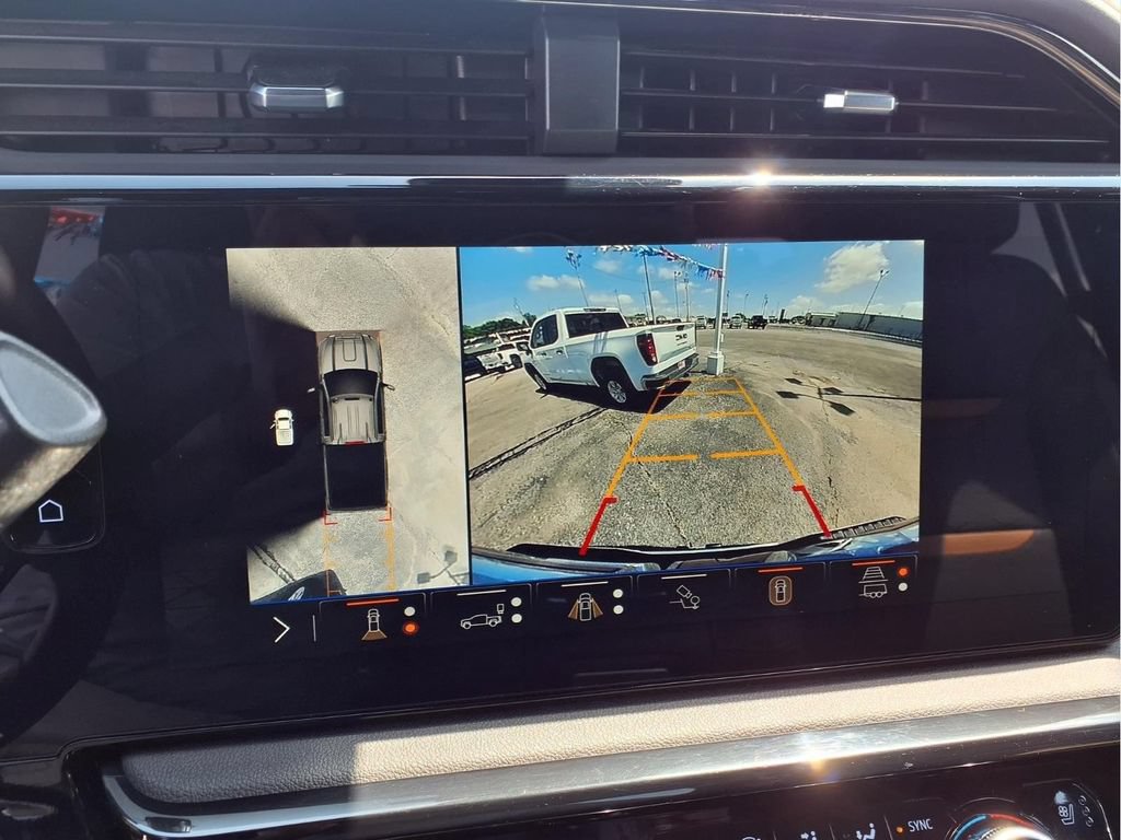Used 2025 GMC Sierra 2500 AT4 AWD/4WD image 9