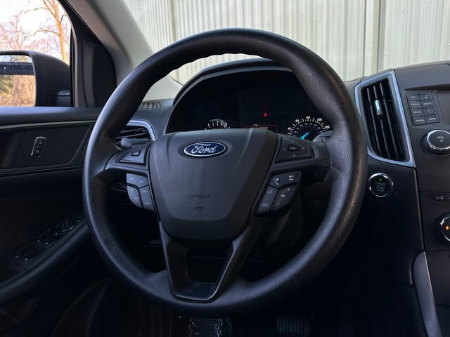 Used 2018 Ford Edge SE image 17
