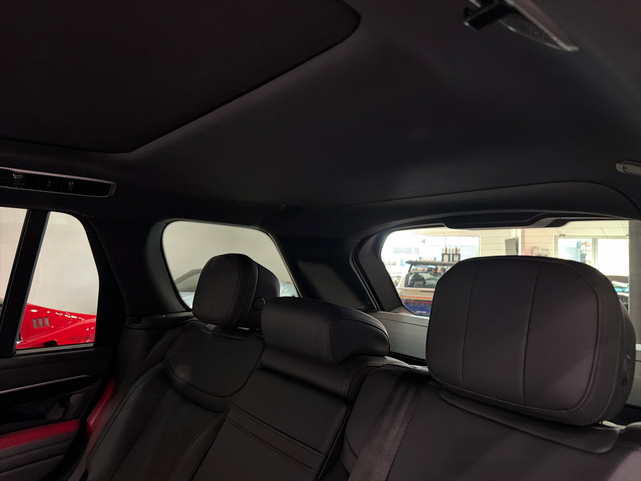 Used 2024 Land Rover Range Rover SE image 27