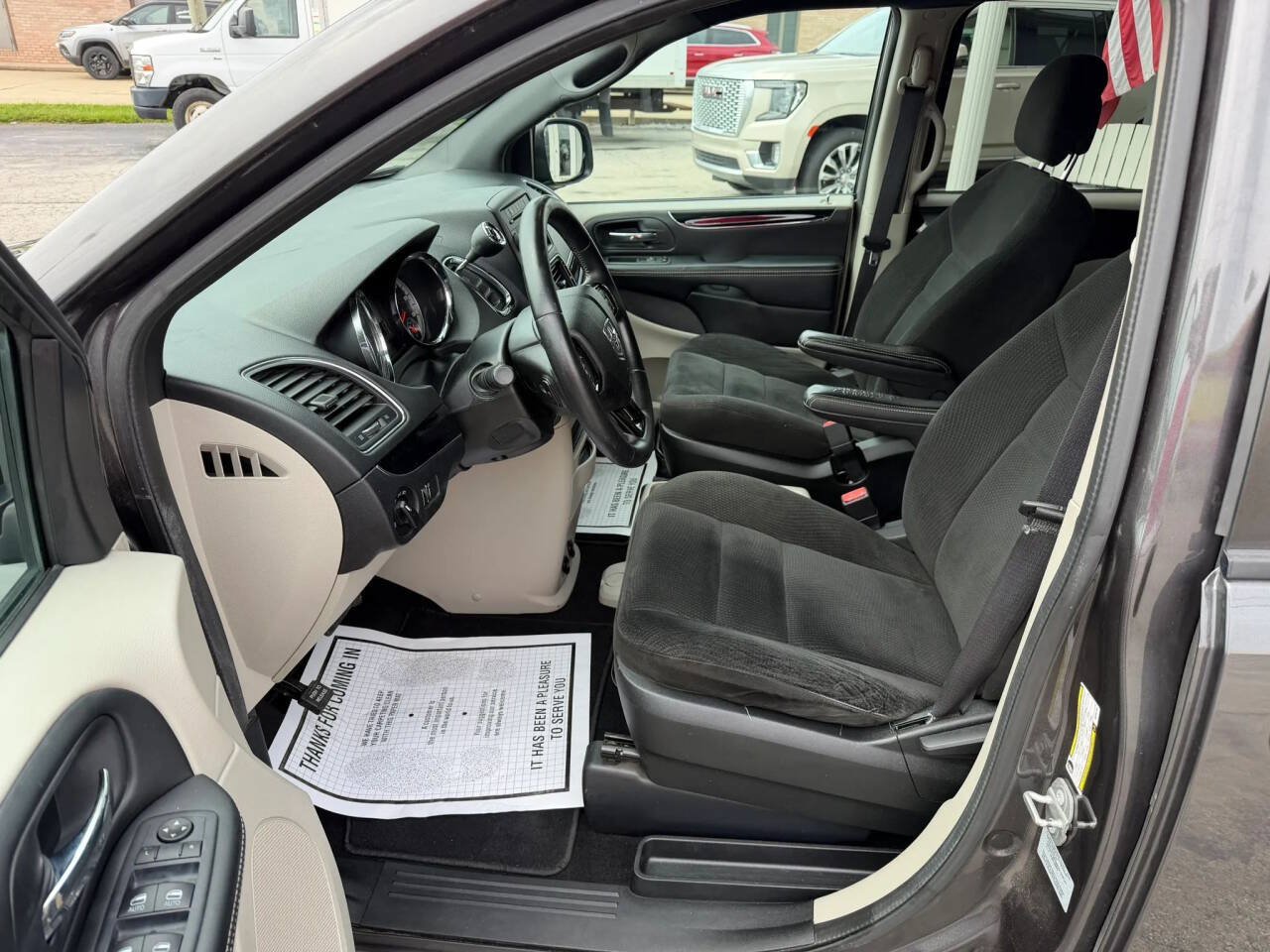 Used 2016 Dodge Grand Caravan SE FWD image 11