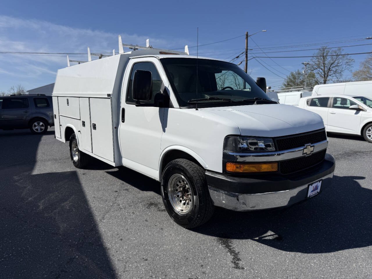 Used 2010 Chevrolet Express 3500 RWD image 4