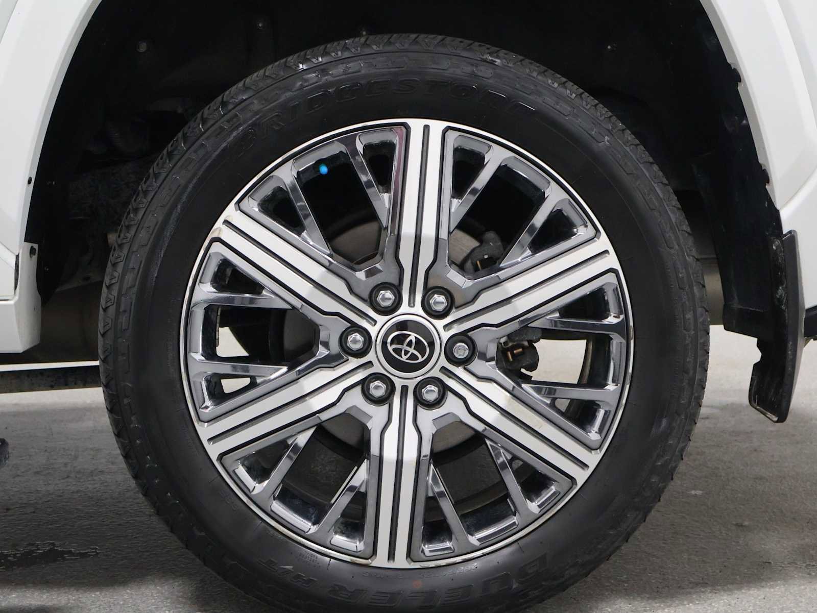 Used 2024 Toyota Sequoia Capstone AWD/4WD image 34