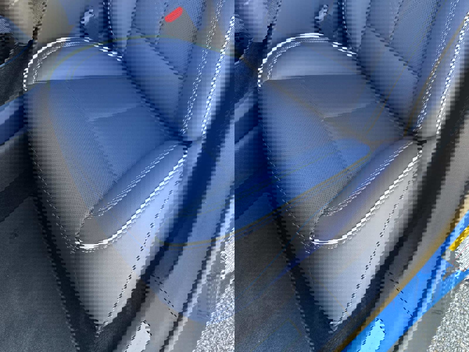 New 2026 Cadillac Optiq Luxury 2 image 19