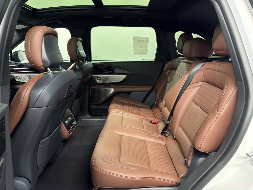 New 2026 Lincoln Nautilus Reserve AWD/4WD image 36