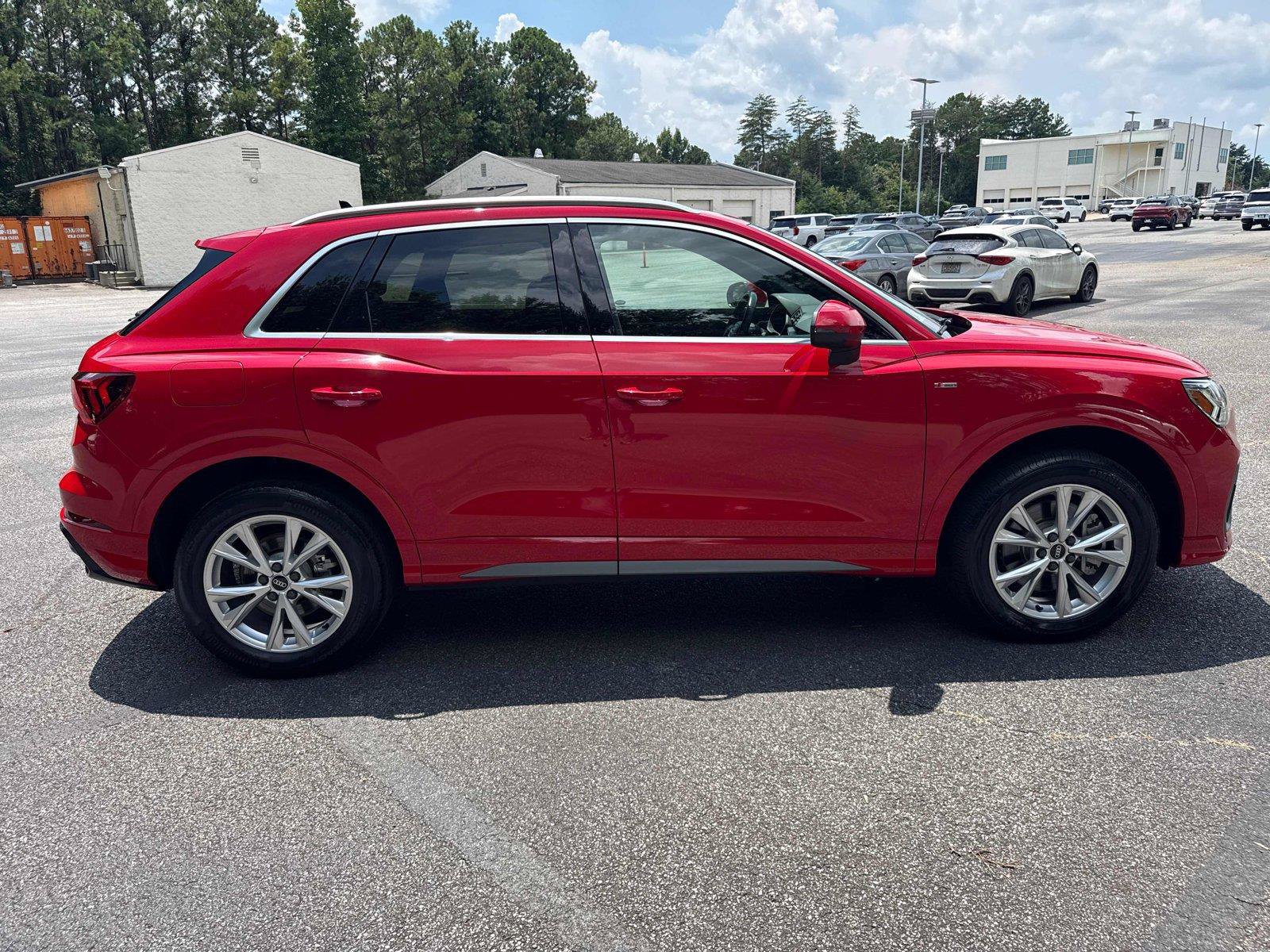 Used 2022 Audi Q3 2.0T Premium Plus w/ Premium Plus Package AWD/4WD image 5