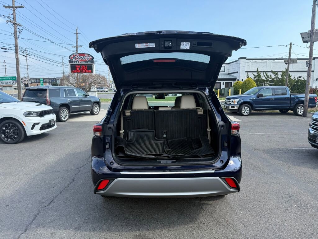 Used 2021 Toyota Highlander Platinum image 34