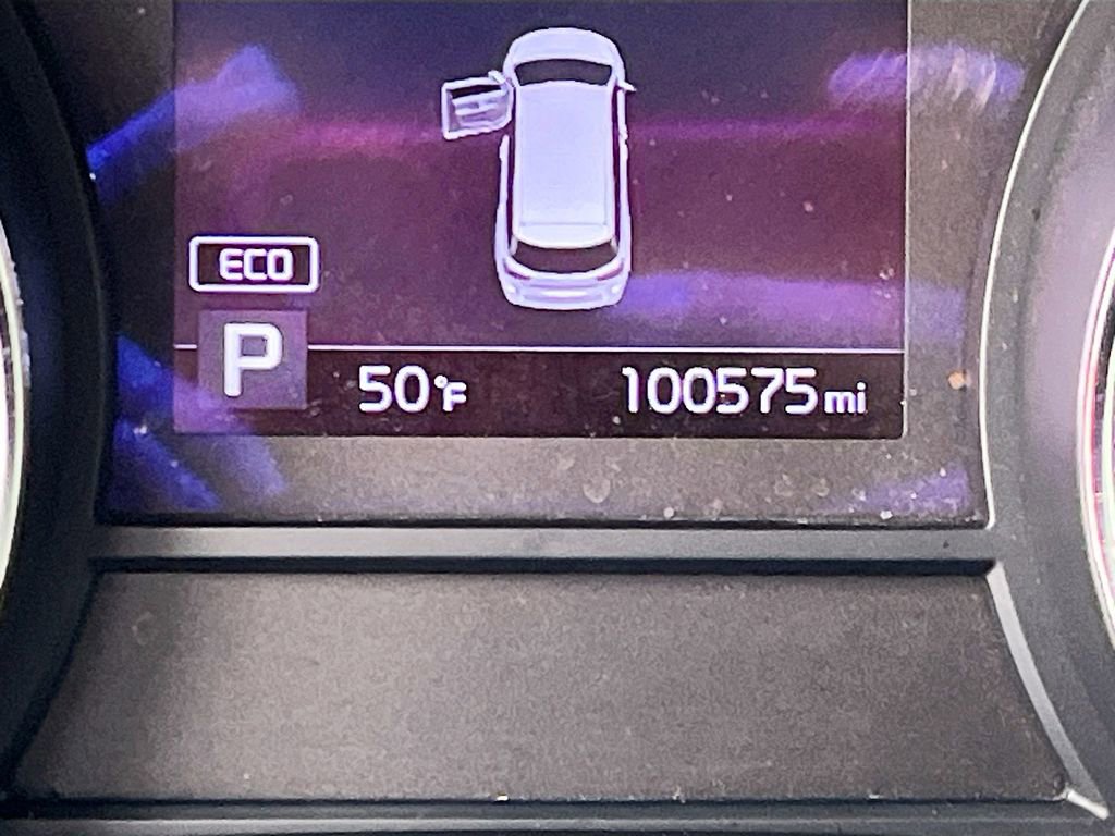 Used 2020 Kia Sedona LX image 12