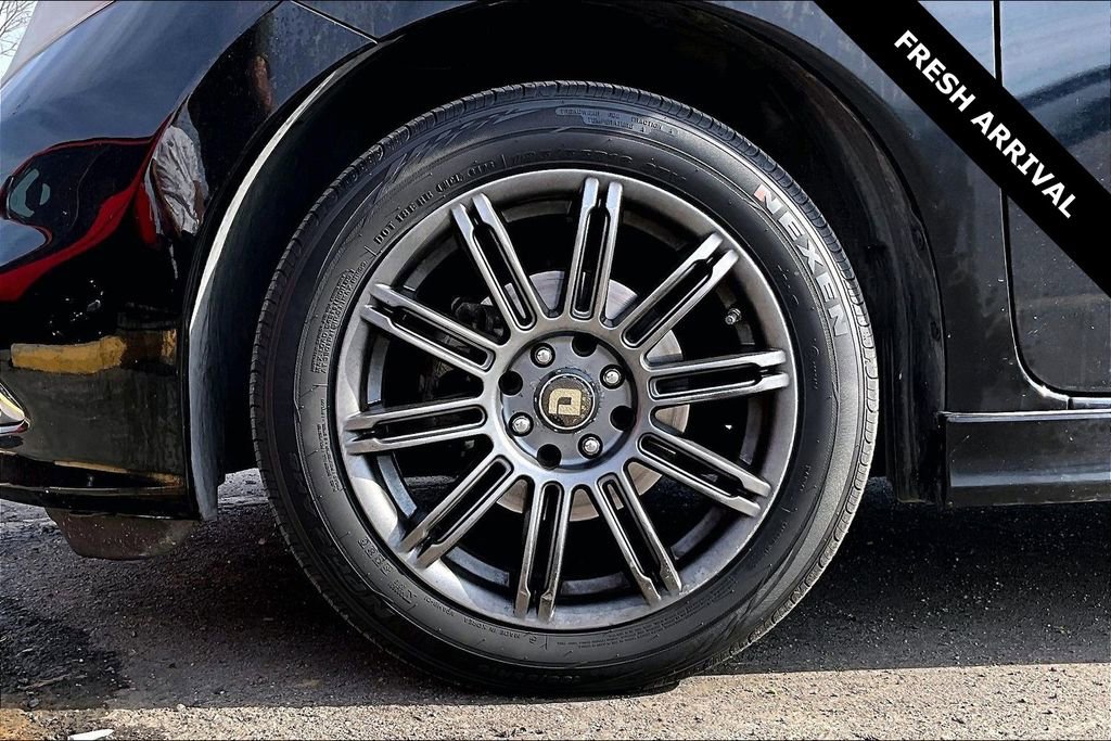 Used 2015 Nissan Versa Note SR image 31