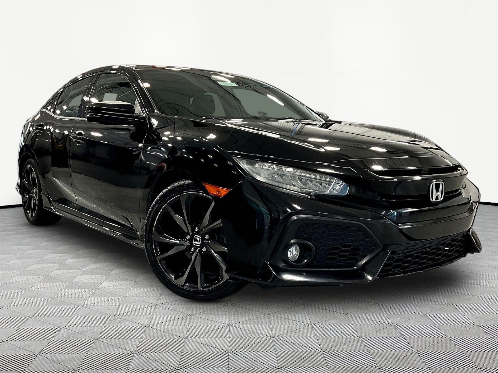 Used 2019 Honda Civic Sport Touring image 3