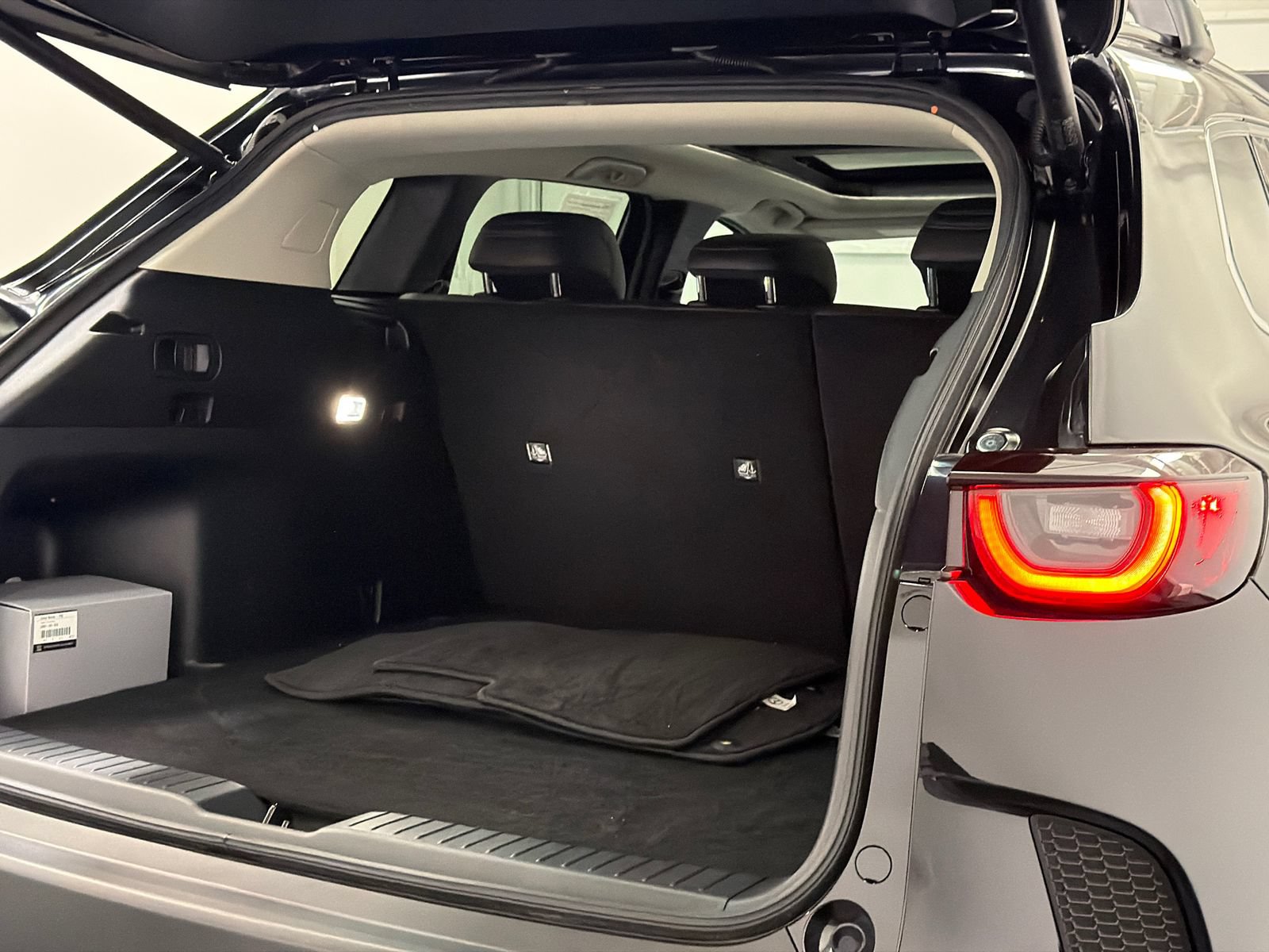 Certified 2026 MAZDA CX-50 AWD 2.5 Hybrid w/ Cargo Package image 8