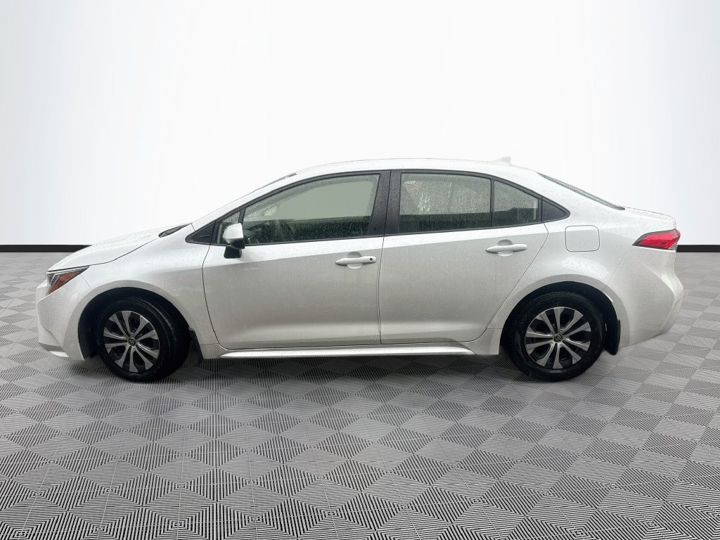 Used 2022 Toyota Corolla LE w/ Carpet Mat Package (TMS) FWD image 9
