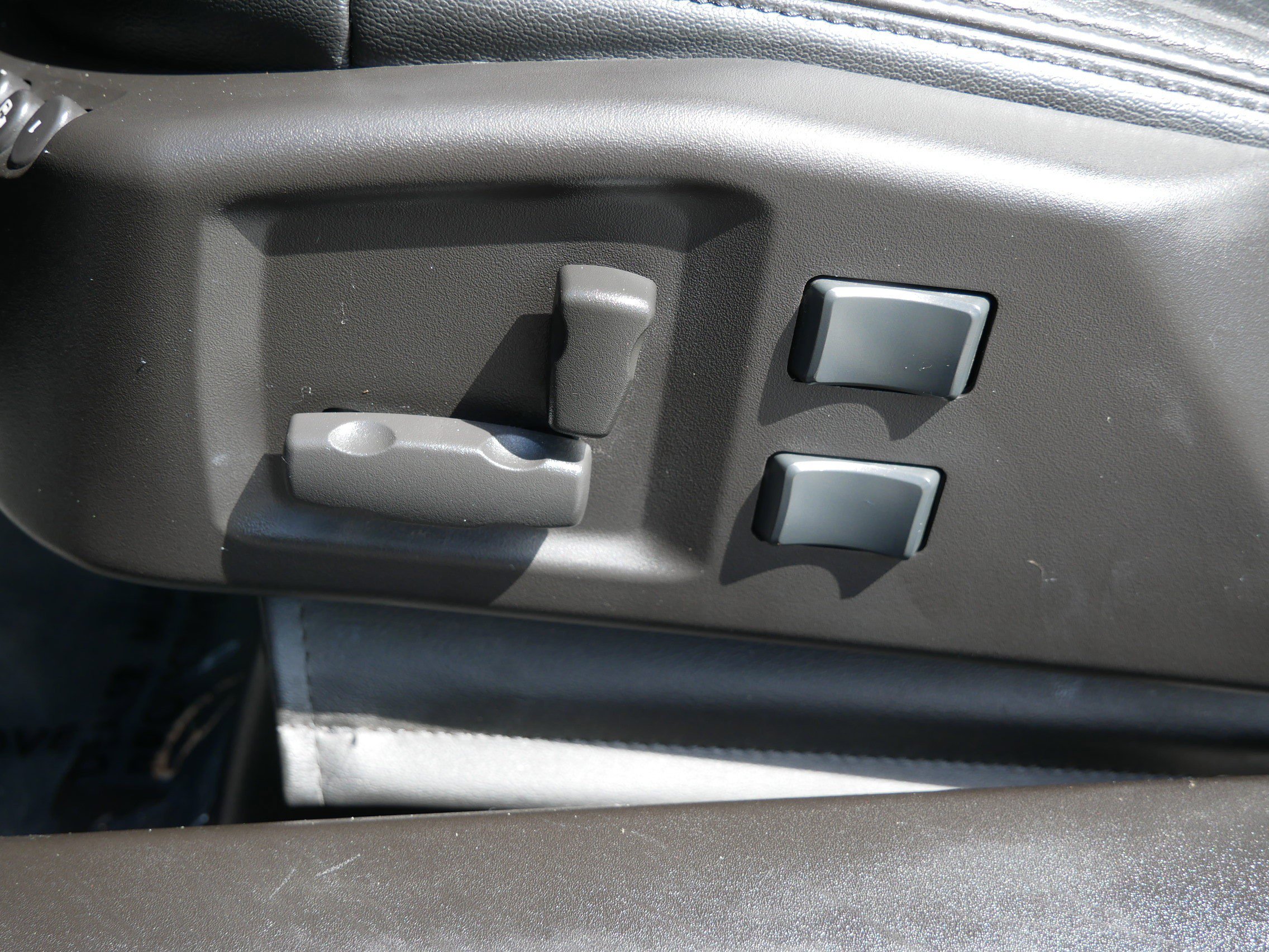 Used 2007 Cadillac XLR RWD image 8