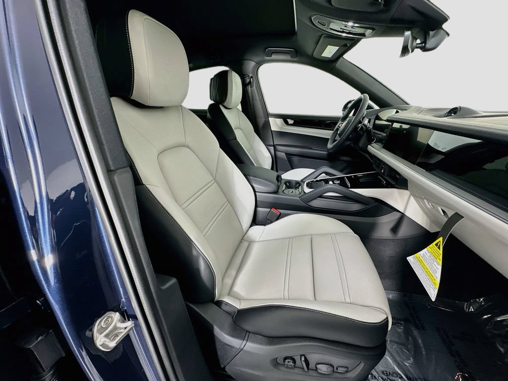 New 2026 Porsche Cayenne Coupe AWD/4WD image 29