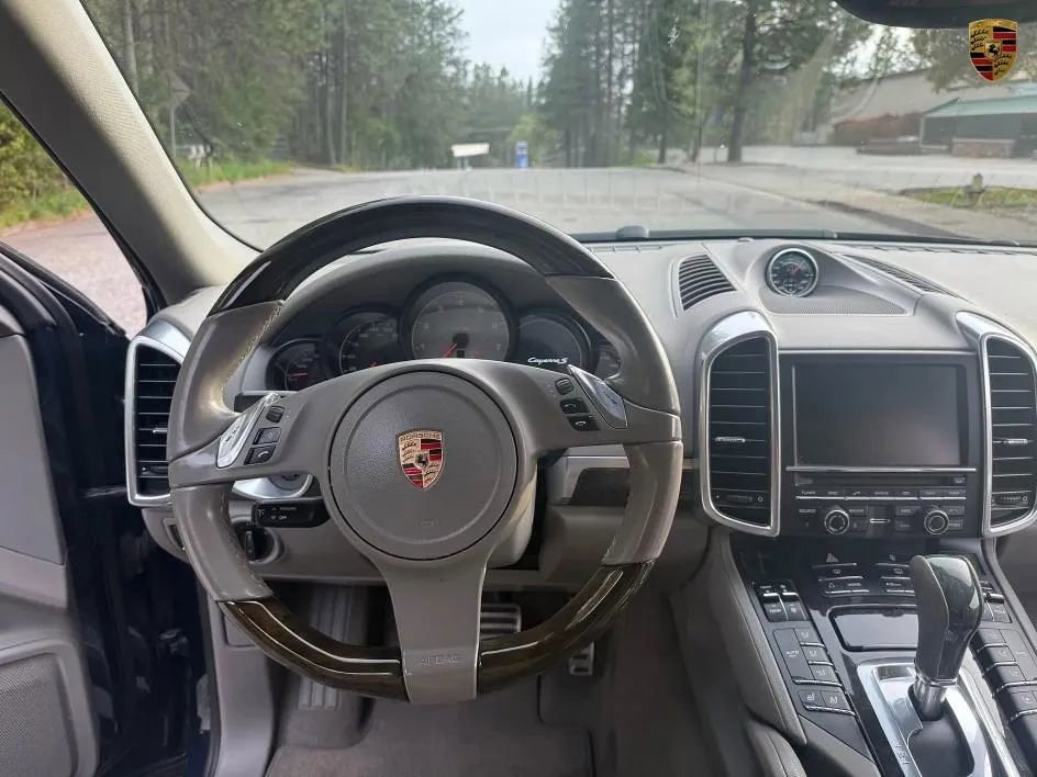 Used 2012 Porsche Cayenne S image 16