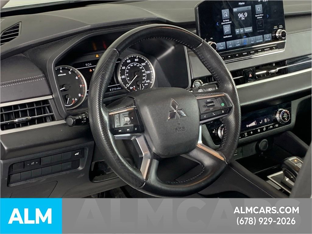 Used 2023 Mitsubishi Outlander SE Black Edition image 7