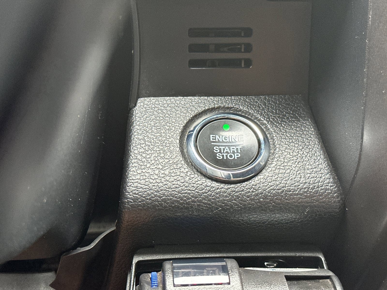 Used 2020 Ford Expedition Limited image 24