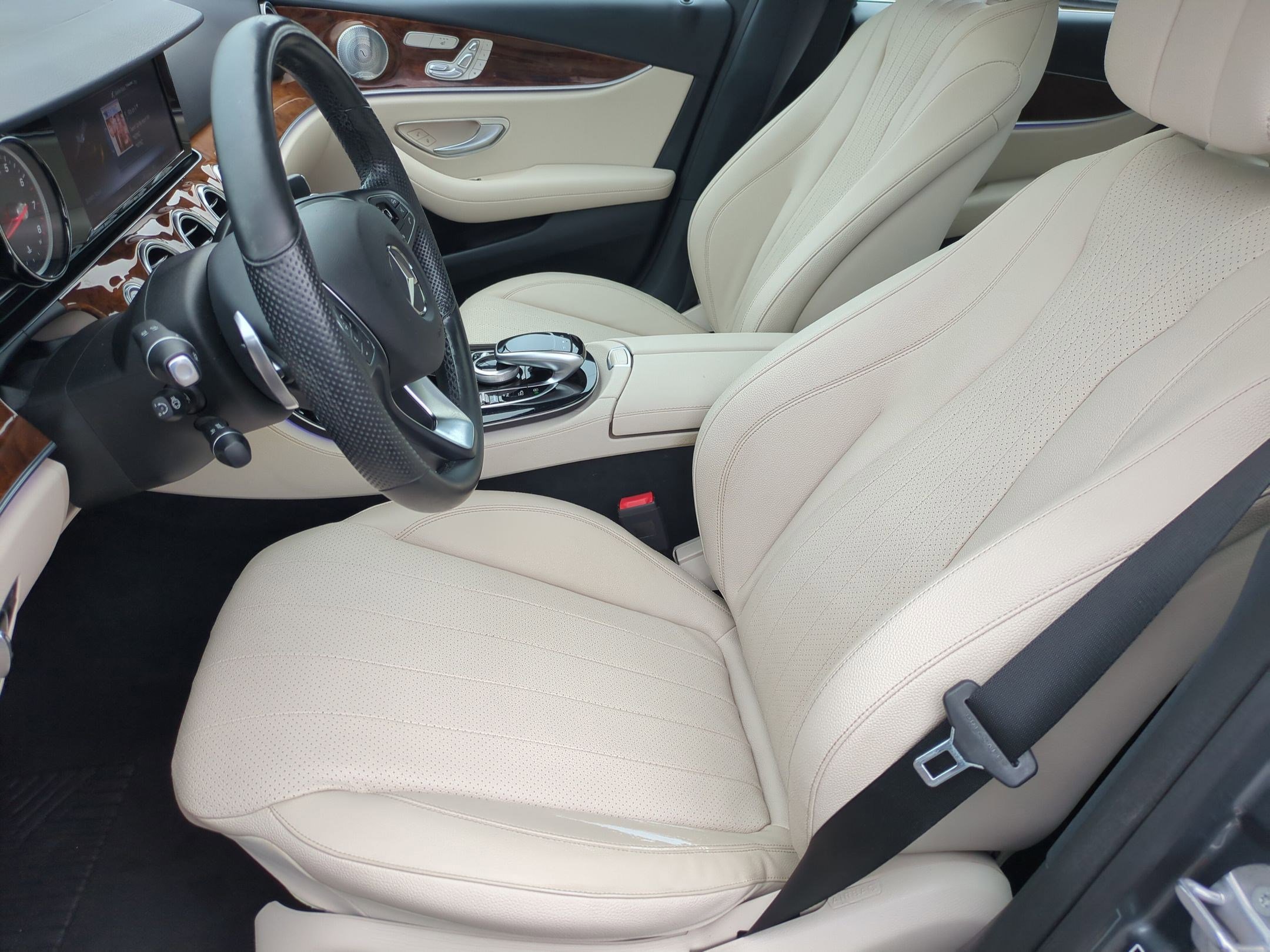 Used 2017 Mercedes-Benz E 300 4MATIC image 15