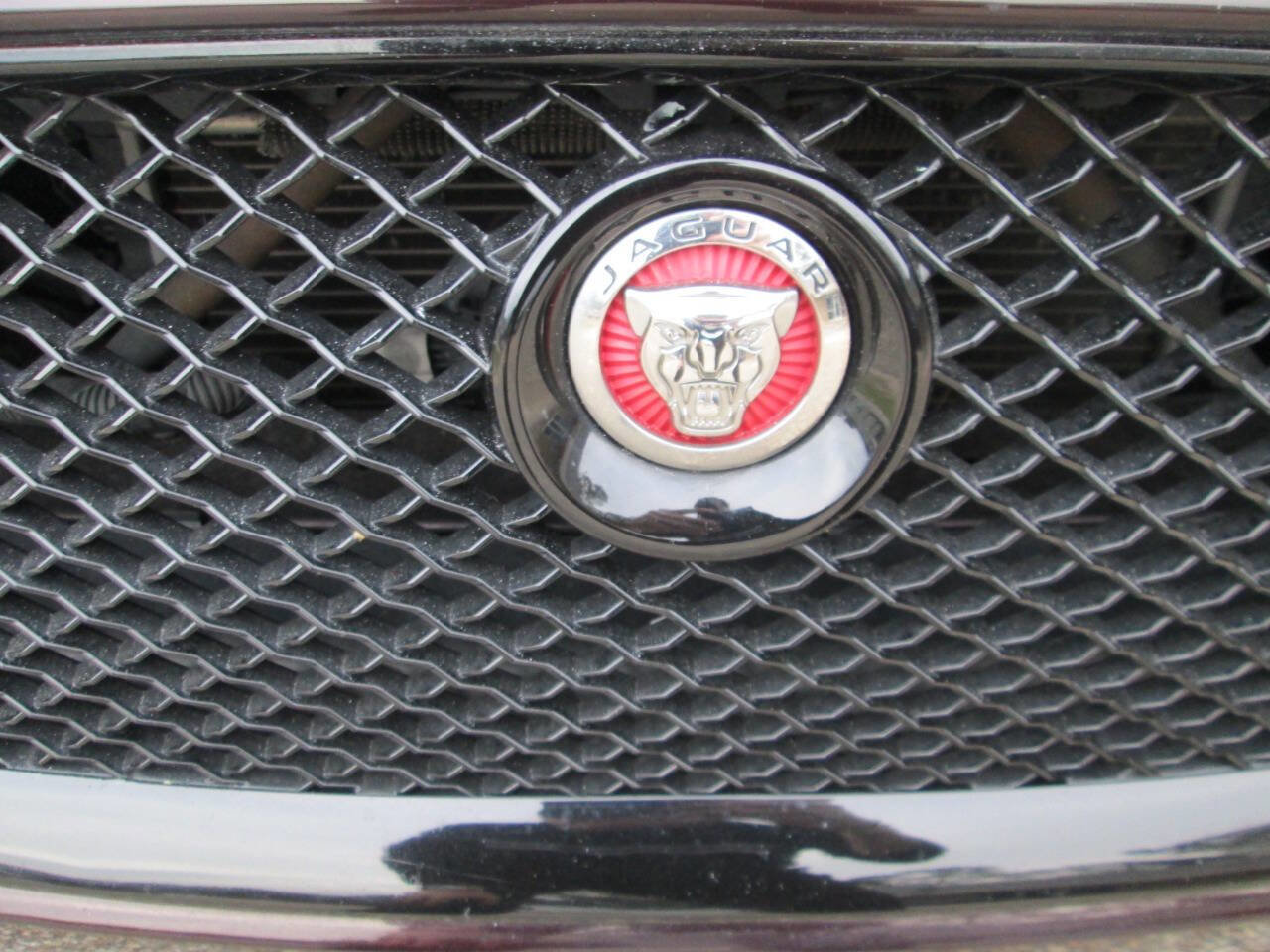 Used 2015 Jaguar XJ image 39