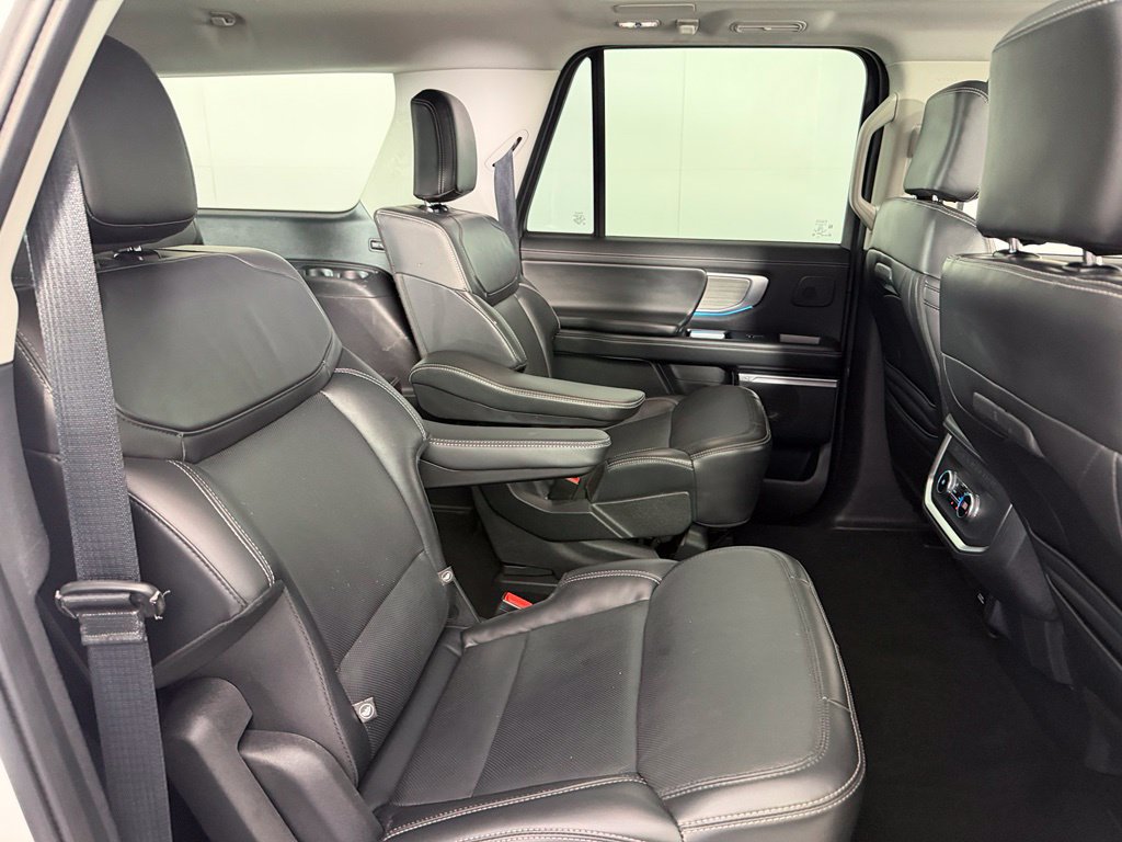 Used 2025 Ford Expedition Max Platinum w/ Driver's Package AWD/4WD image 15