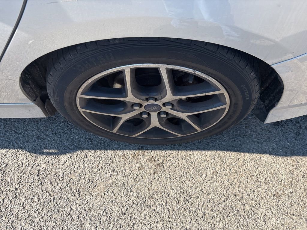 Used 2015 Ford Focus SE w/ SE Sport Package image 9