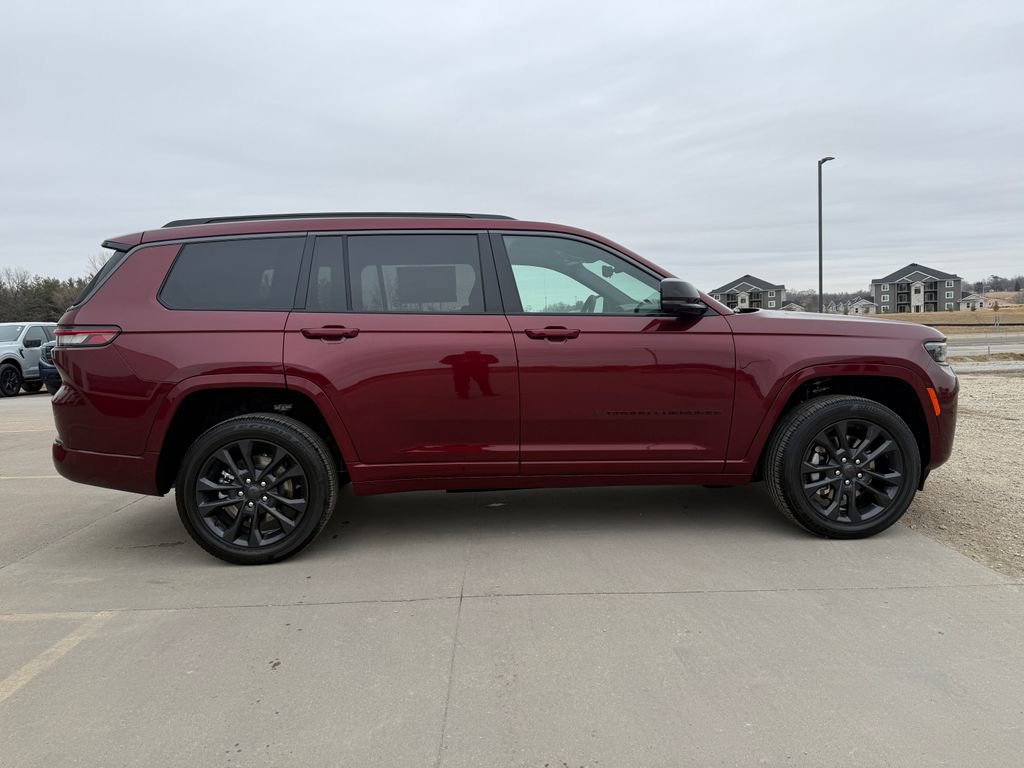 New 2026 Jeep Grand Cherokee L Limited AWD/4WD image 4