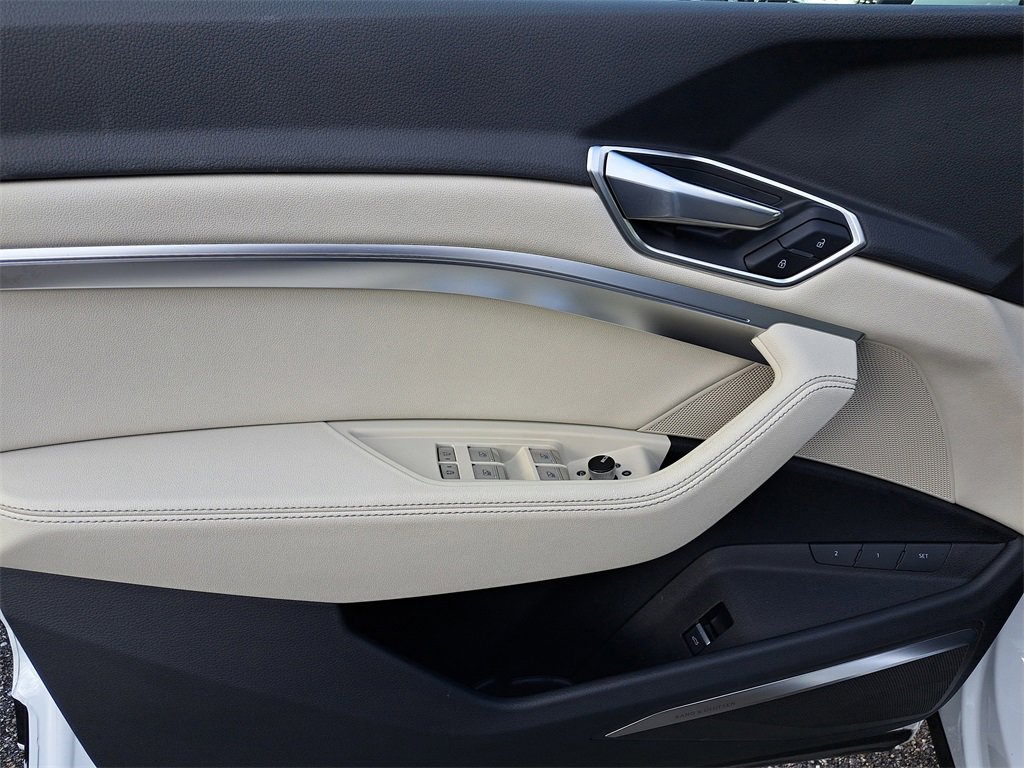 Certified 2024 Audi Q8 e-tron Premium Plus w/ Premium Plus Package image 19