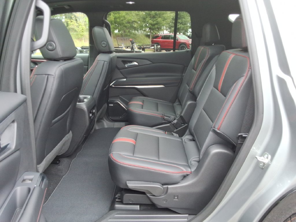 New 2027 Chevrolet Traverse RS FWD image 16