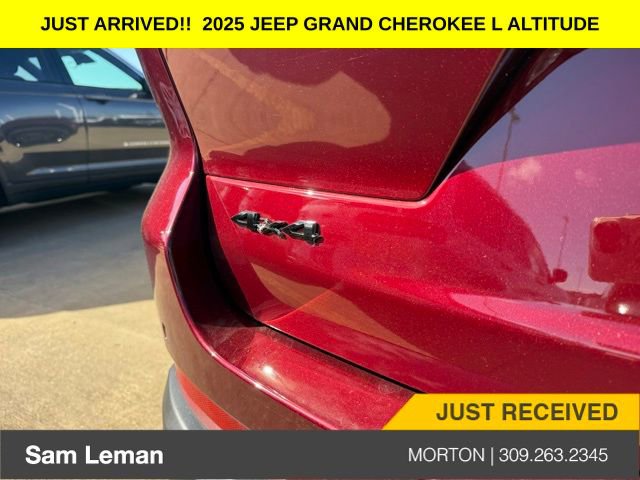New 2025 Jeep Grand Cherokee L Altitude image 10
