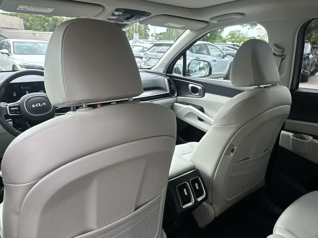 Certified 2024 Kia Sorento S w/ Panoramic Sunroof Package FWD image 16