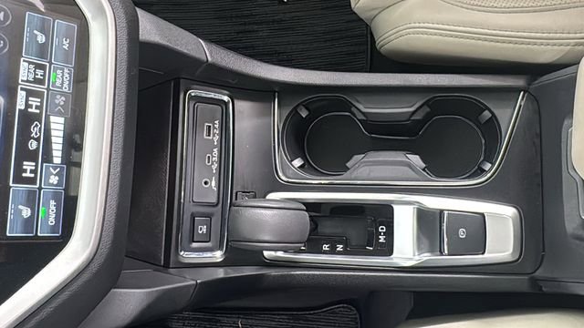 Certified 2025 Subaru Ascent Limited w/ Popular Package #2 image 34