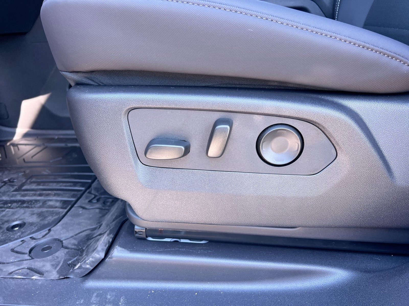 New 2026 GMC Hummer EV 4x4 Crew Cab image 12