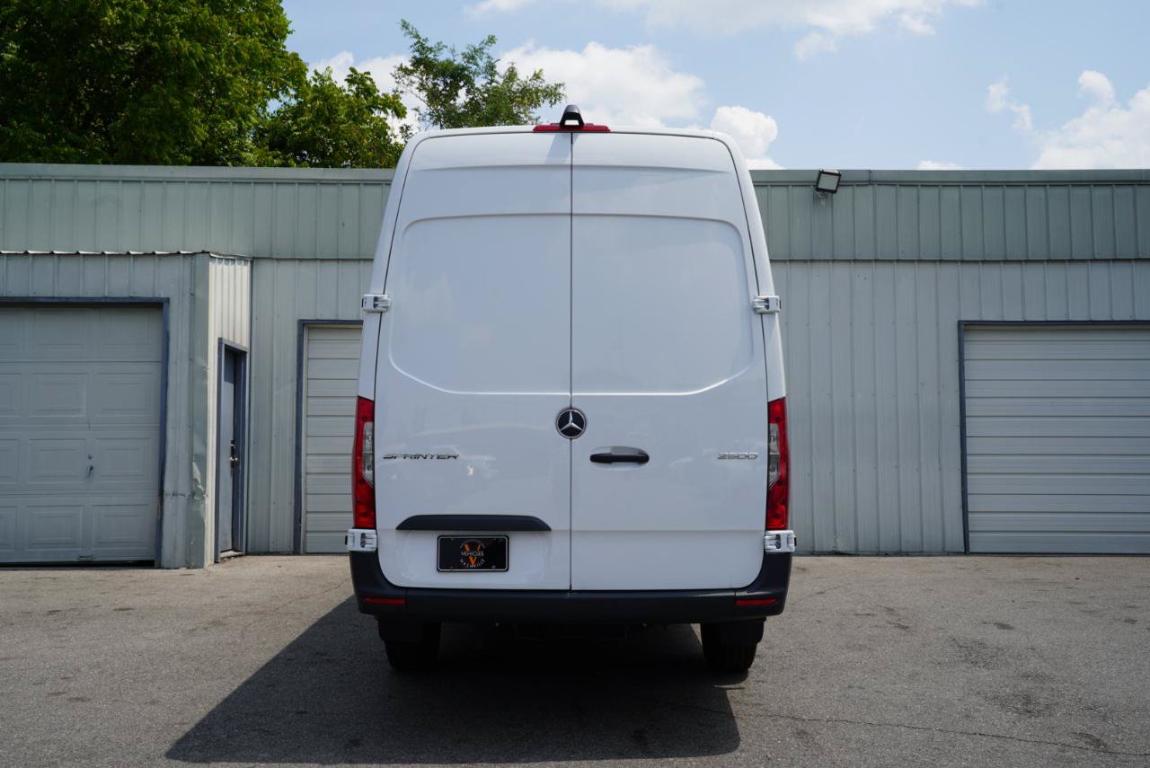 Used 2025 Mercedes-Benz Sprinter 2500 image 8