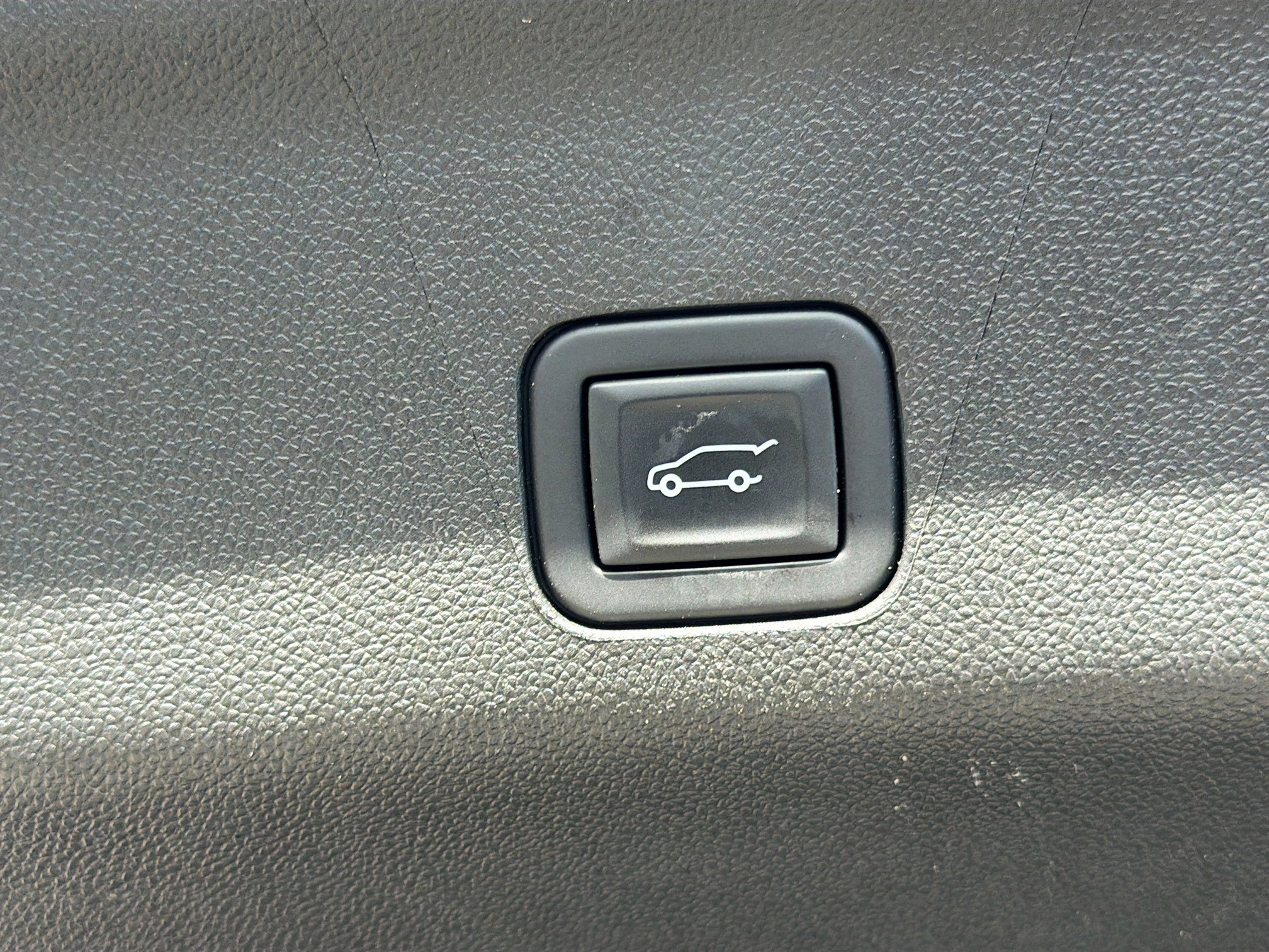 Used 2023 GMC Yukon Denali image 14