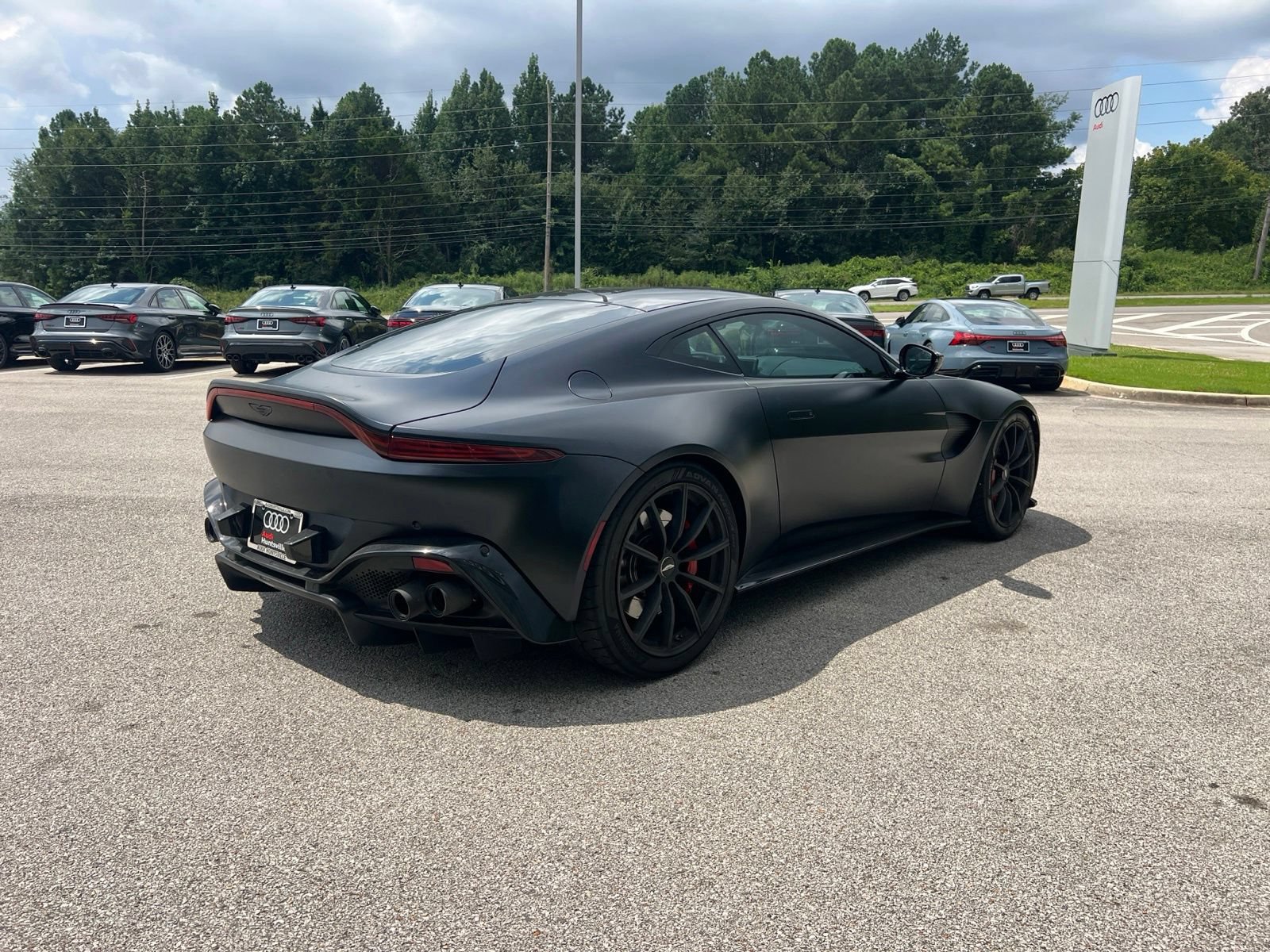Used 2020 Aston Martin V8 Vantage Coupe RWD image 7