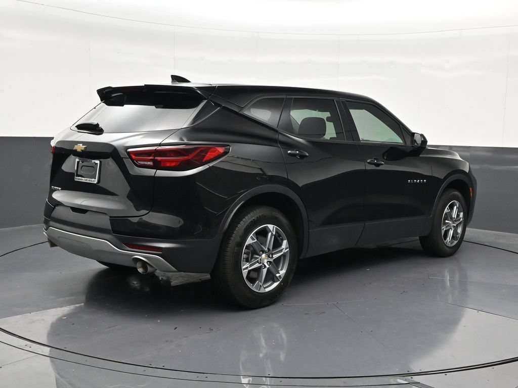Used 2023 Chevrolet Blazer LT FWD image 5