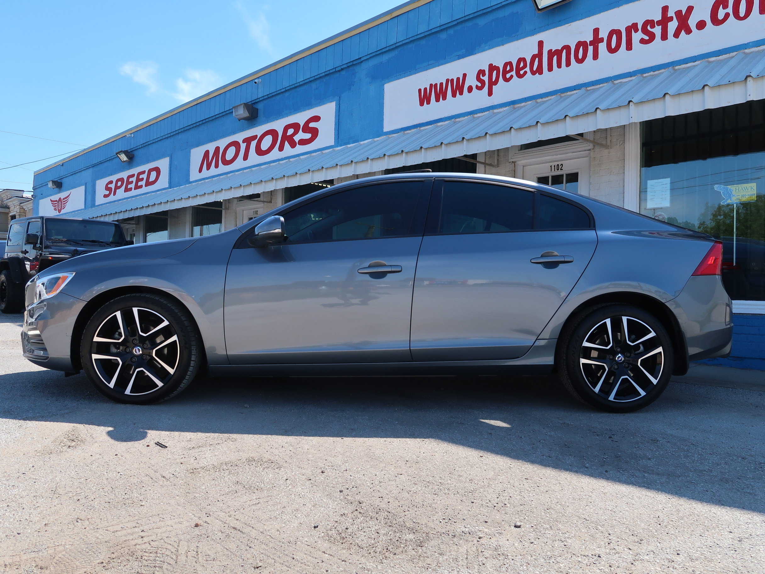 Used 2017 Volvo S60 T5 Dynamic FWD image 3