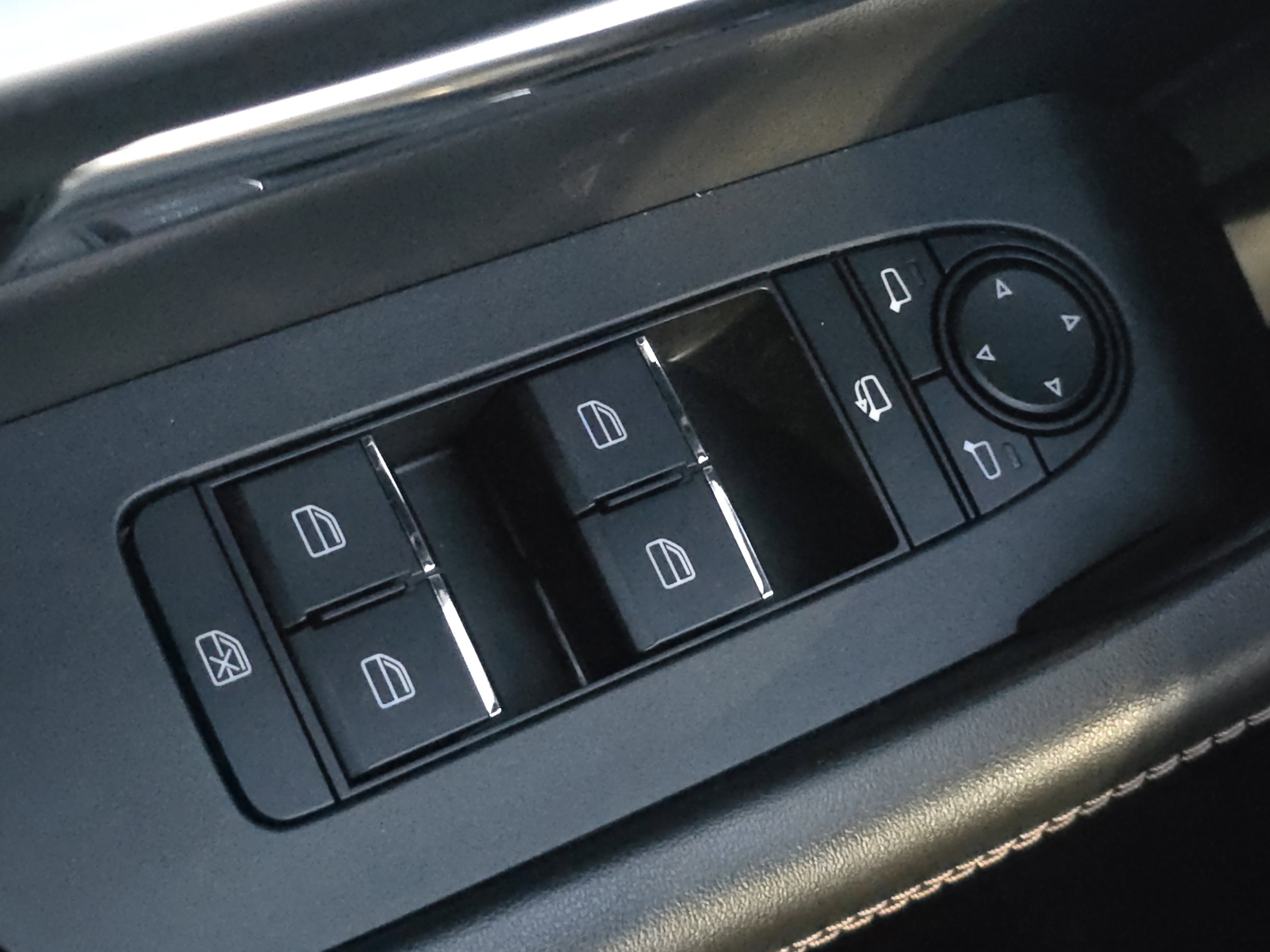 Used 2025 MAZDA CX-70 3.3 Turbo S w/ Premium Package image 13