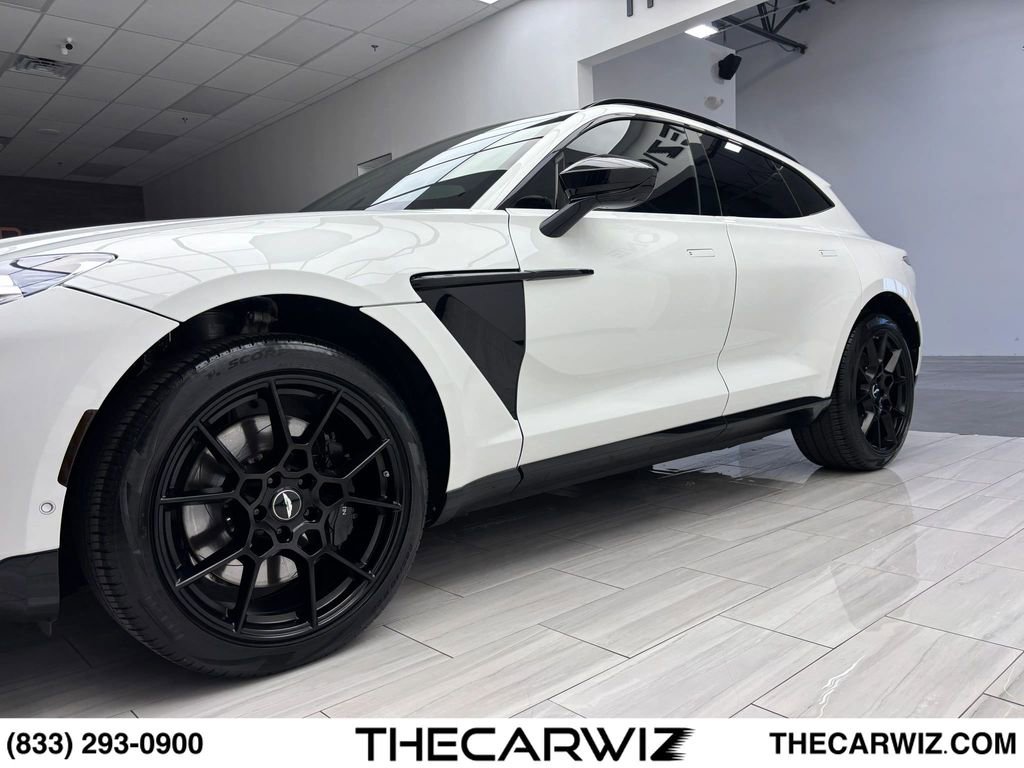 Used 2021 Aston Martin DBX AWD/4WD image 16