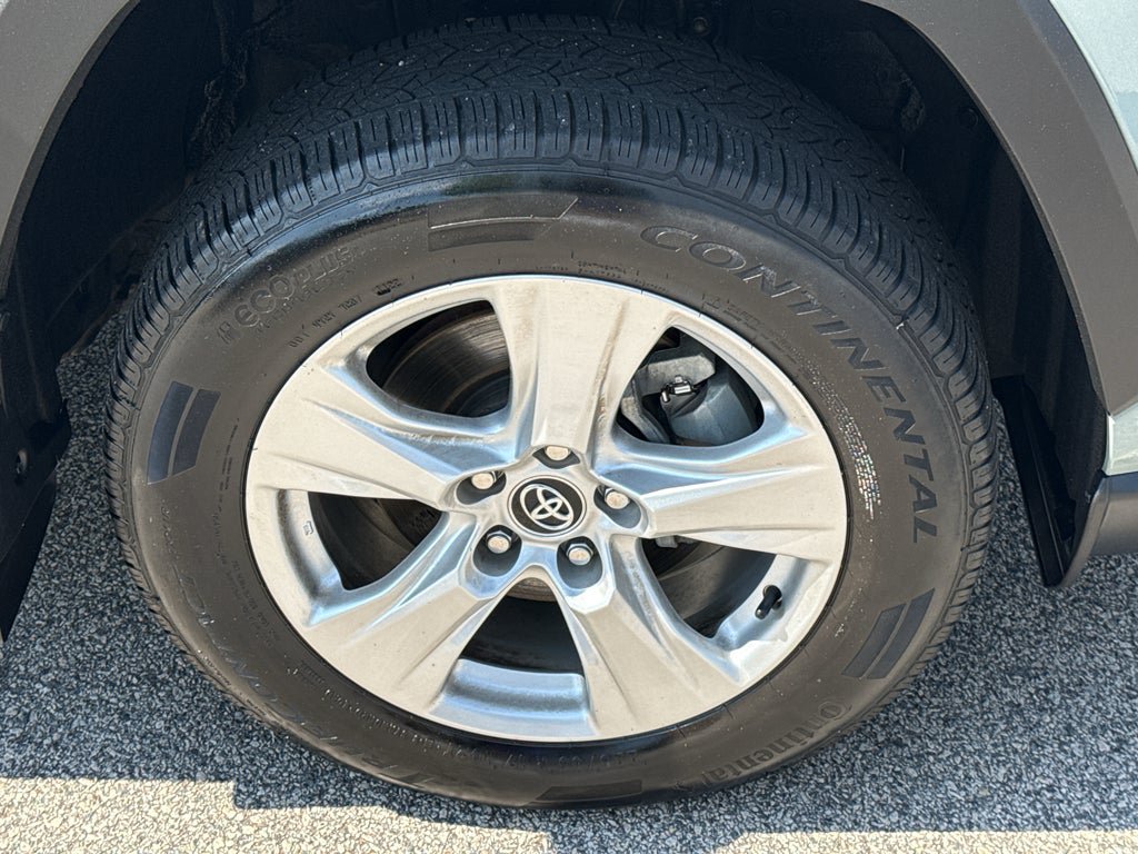 Used 2020 Toyota RAV4 XLE w/ Convenience Package AWD/4WD image 33