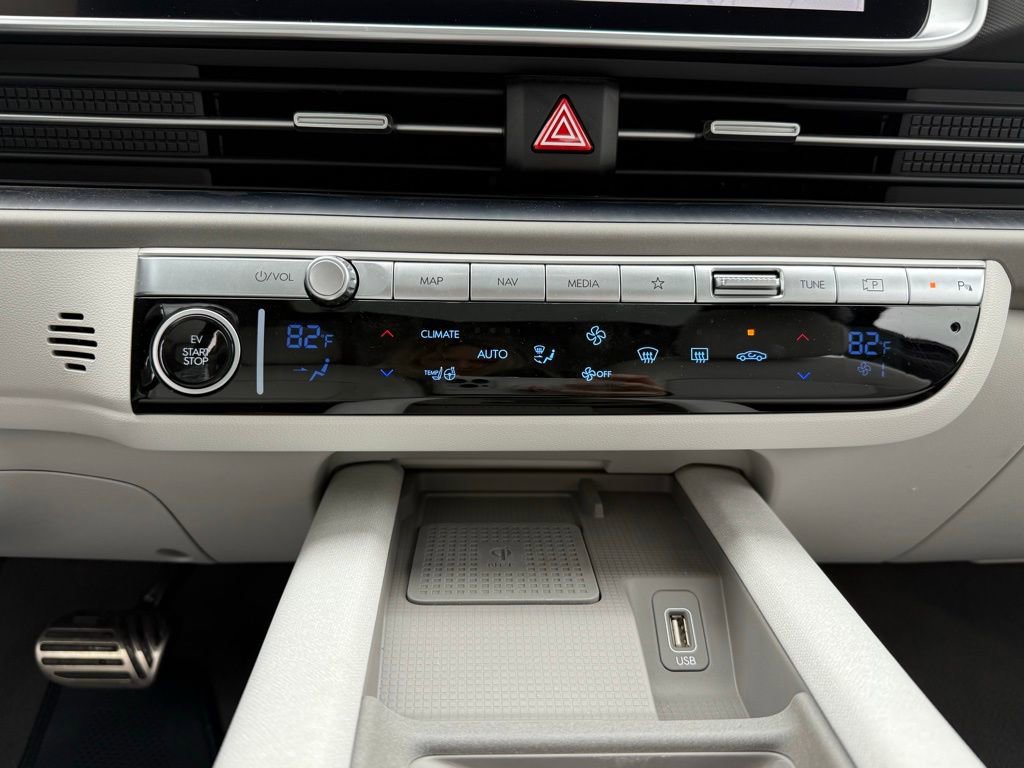 Certified 2025 Hyundai Ioniq 6 Limited RWD image 8
