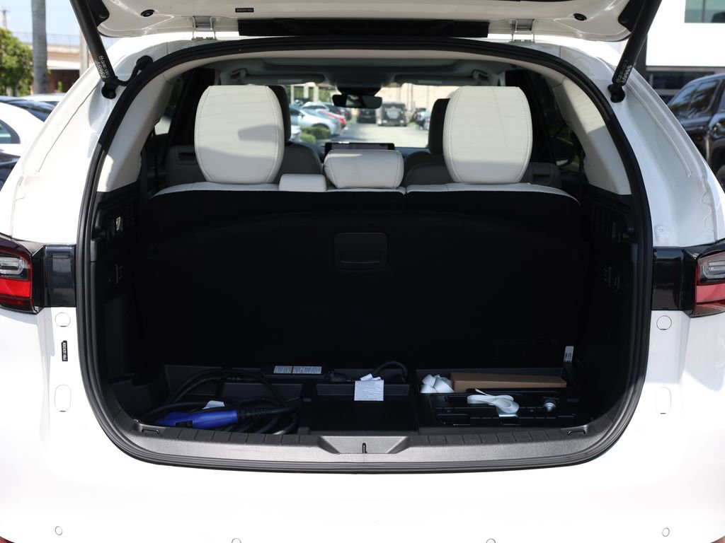 Used 2024 MAZDA CX-90 Plug-In Hybrid w/ Premium Plus AWD/4WD image 8