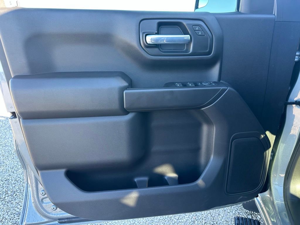 Used 2023 Chevrolet Silverado 1500 Custom image 10