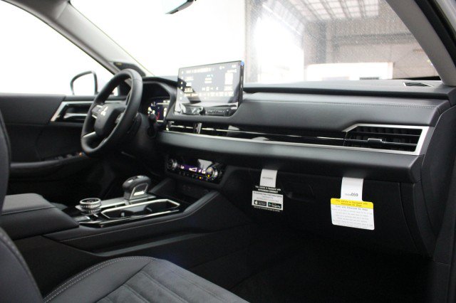 New 2026 Mitsubishi Outlander SE FWD image 16