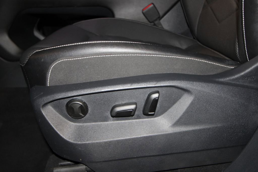 Used 2025 Volkswagen Atlas SE image 7