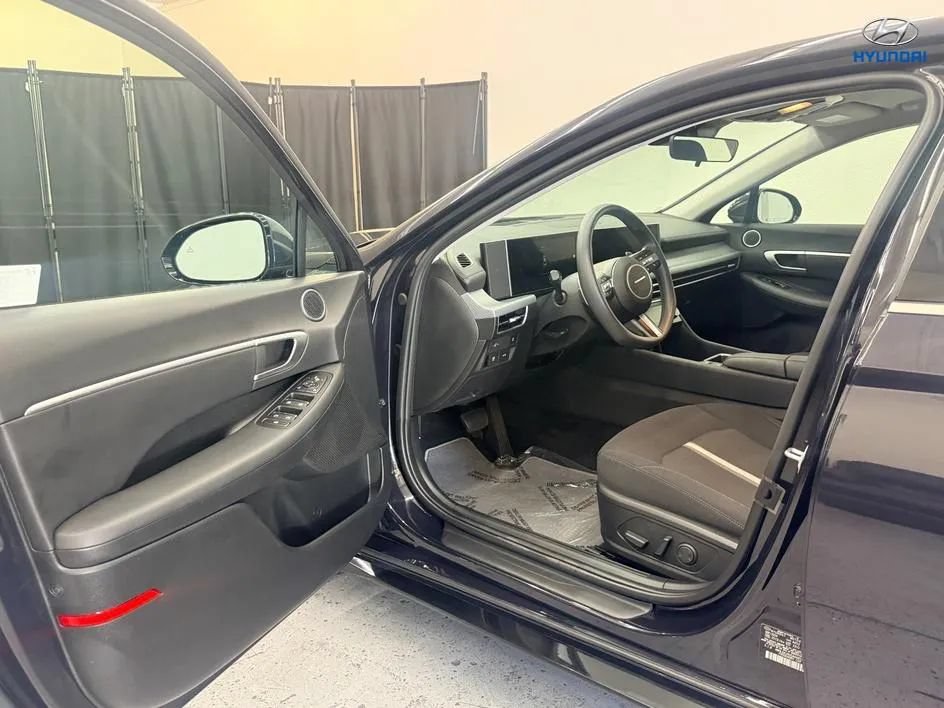 Used 2025 Hyundai Sonata SEL FWD image 14